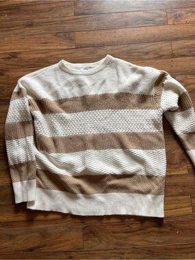 Women’s oversized Crewneck Striped Knit Sweater in Cream and Tan